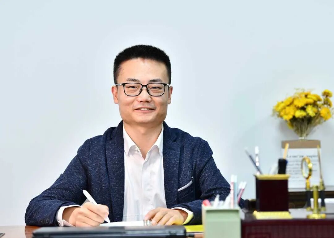  李偉：在滲透文明汁液的土地上拔節(jié)生長(zhǎng)